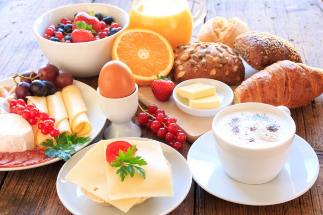 Frühstück im Hotel Hubertushof © Shutterstock