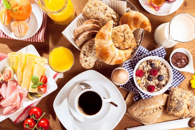 Frühstück im Hotel Hubertushof © Shutterstock