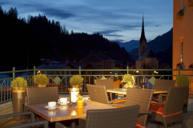 Gemütliche Stunden auf der Terrasse des Hotel Hubertushof